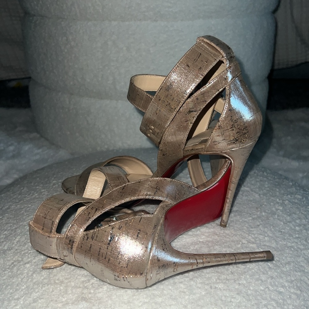 Christian Louboutin gold sandals - Picture 5 of 7